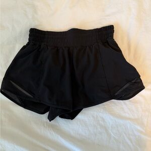 Lululemon Hotty Hot High-Rise Lined Short 2.5”